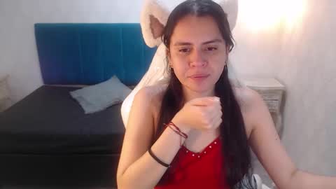 Snapshot of honeybuu_ chatting on 18, 3, 2026 Emily online show from 18, 3, 2026