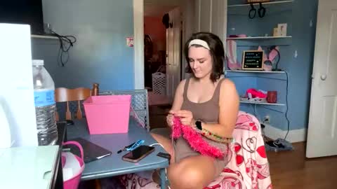 Snapshot of honeydrippinbunny chatting on 26, 4, 2026 HoneyDrippinBunny online show from 26, 4, 2026