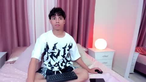 Snapshot of honeymoon_sariel chatting on 20, 10, 2025 honeymoon_sariel online show from 20, 10, 2025