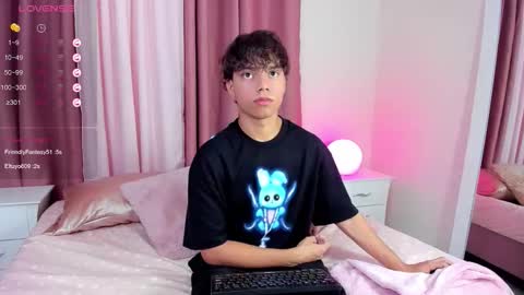 Snapshot of honeymoon_sariel chatting on 17, 11, 2025 honeymoon_sariel online show from 17, 11, 2025