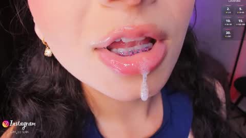 Snapshot of honeymoontea chatting on 31, 3, 2026 online show from 31, 3, 2026