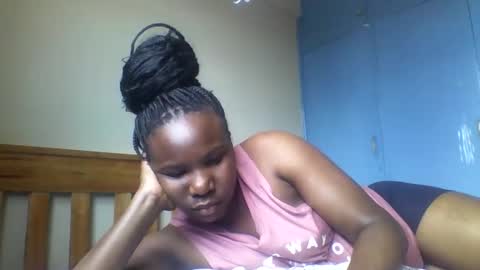 Honeymuny online show from 4, 12, 2025