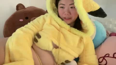 Snapshot of honeysunshineneko chatting on 29, 4, 2026 HoneySunshineNeko online show from 29, 4, 2026