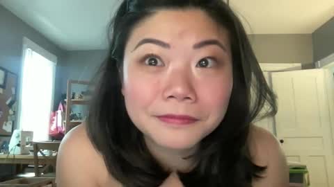 Snapshot of honeysunshineneko chatting on 14, 5, 2026 HoneySunshineNeko online show from 14, 5, 2026