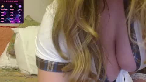 Snapshot of honeyvalerie chatting on 13, 12, 2024 Val online show from 13, 12, 2024