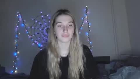 honeyveil online show from 18, 11, 2025