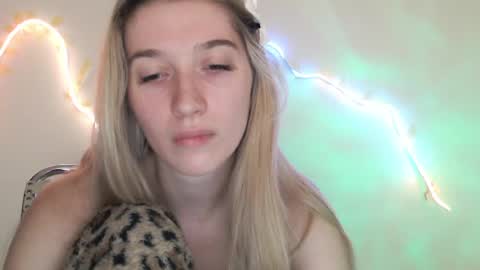 honeyveil online show from 27, 5, 2026