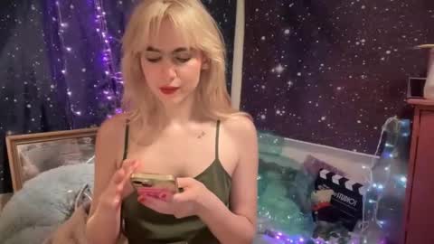 Emi Rose online show from 9, 2, 2025