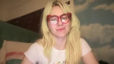 Emi Rose online show from 12, 9, 2025