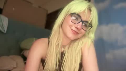 Emi Rose online show from 1, 10, 2025