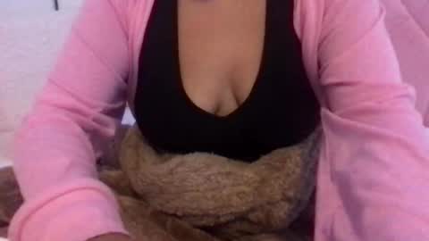 Snapshot of honeyy_89 chatting on 6, 5, 2026 honeyyy89 online show from 6, 5, 2026