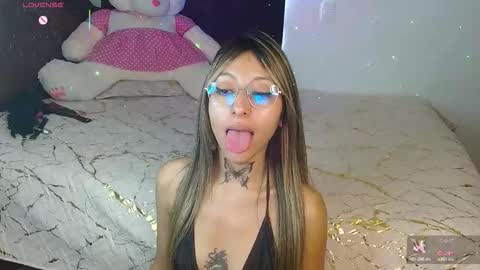 Hoollly Jones online show from 17, 10, 2025