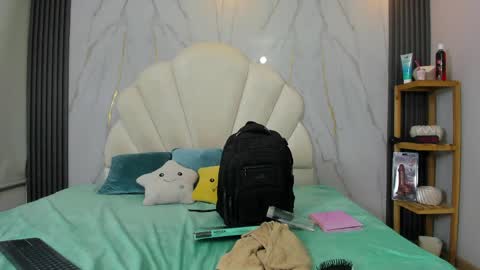 hoot_booys_ online show from 7, 4, 2026