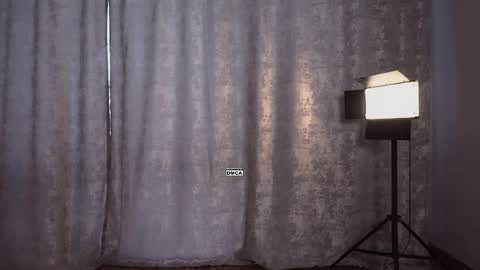 Snapshot of hoot_owl_cb chatting on 11, 4, 2026 Karina online show from 11, 4, 2026