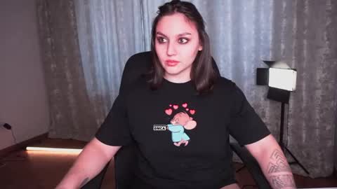 Snapshot of hoot_owl_cb chatting on 14, 4, 2026 Karina online show from 14, 4, 2026