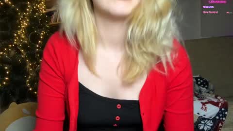 Snapshot of horney_audrey chatting on 27, 12, 2024 Audrey online show from 27, 12, 2024