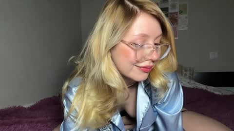 Snapshot of horney_audrey chatting on 8, 1, 2025 Audrey online show from 8, 1, 2025
