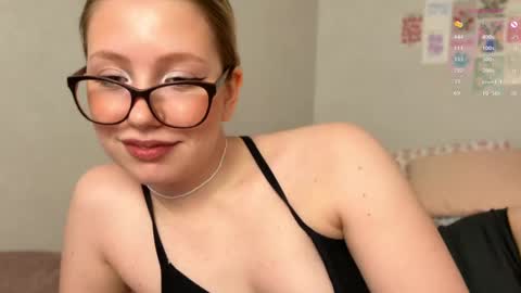 Snapshot of horney_audrey chatting on 22, 1, 2025 Audrey online show from 22, 1, 2025