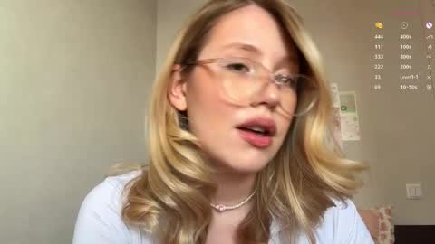 Snapshot of horney_audrey chatting on 5, 2, 2025 Audrey online show from 5, 2, 2025