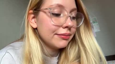 Snapshot of horney_audrey chatting on 15, 9, 2025 Audrey online show from 15, 9, 2025