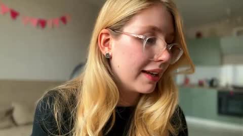 Snapshot of horney_audrey chatting on 21, 10, 2025 Audrey online show from 21, 10, 2025