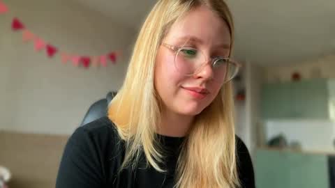 Snapshot of horney_audrey chatting on 23, 10, 2025 Audrey online show from 23, 10, 2025