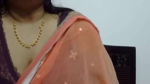 Snapshot of horneydesibabe chatting on 27, 12, 2024 horneydesibabe online show from 27, 12, 2024