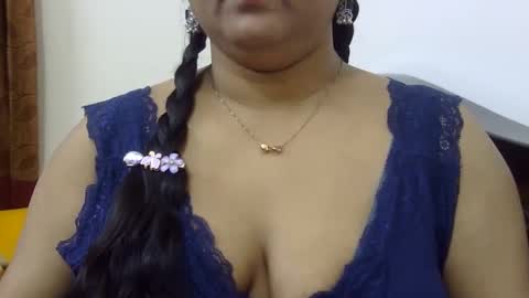 Snapshot of horneydesibabe chatting on 2, 1, 2025 horneydesibabe online show from 2, 1, 2025