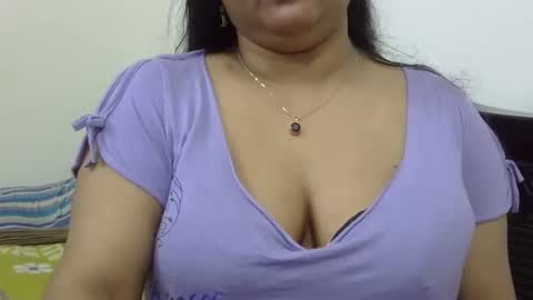 Snapshot of horneydesibabe chatting on 15, 1, 2025 horneydesibabe online show from 15, 1, 2025