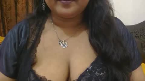 Snapshot of horneydesibabe chatting on 23, 10, 2025 horneydesibabe online show from 23, 10, 2025