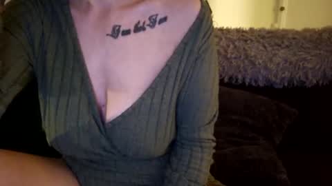 Snapshot of horneymomnextdoor chatting on 29, 10, 2025 horneymomnextdoor online show from 29, 10, 2025