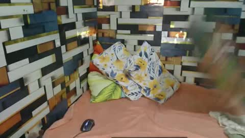 horniestleah online show from 11, 5, 2026