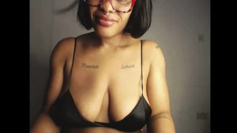 horny_ebonygirl_ online show from 17, 4, 2026