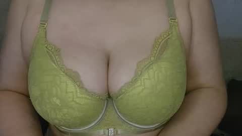 Snapshot of horny_emily1 chatting on 17, 12, 2025 call me emily online show from 17, 12, 2025