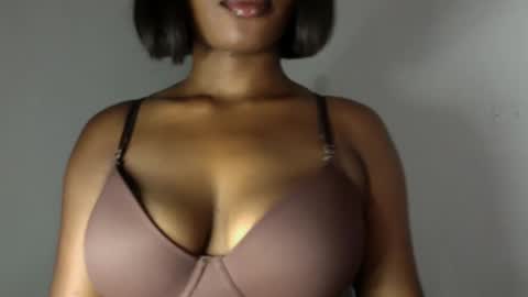 Snapshot of horny_goddess_delilah chatting on 5, 5, 2026 delilah online show from 5, 5, 2026