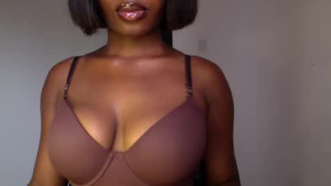 Snapshot of horny_goddess_delilah chatting on 6, 5, 2026 delilah online show from 6, 5, 2026