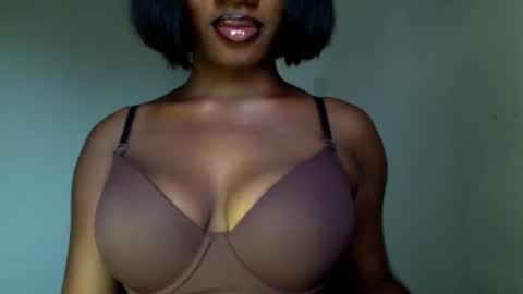 Snapshot of horny_goddess_delilah chatting on 28, 5, 2026 delilah online show from 28, 5, 2026