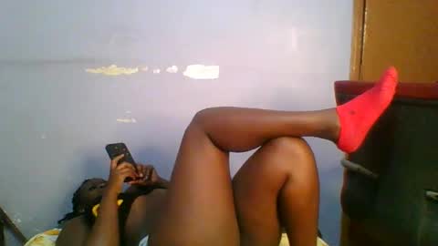 Snapshot of horny_hearts chatting on 31, 10, 2025 phanice online show from 31, 10, 2025