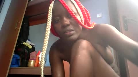 horny_lunah online show from 19, 4, 2026