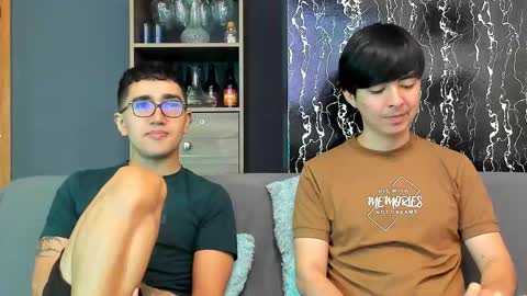 Snapshot of horny_twinks_guys chatting on 1, 2, 2026 Alex and Camilo online show from 1, 2, 2026