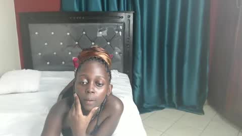 Snapshot of hornybella4 chatting on 20, 12, 2024 Bella online show from 20, 12, 2024