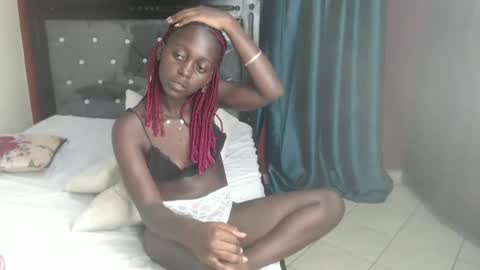 Snapshot of hornybella4 chatting on 2, 2, 2025 Bella online show from 2, 2, 2025