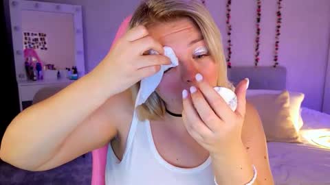 Snapshot of hornycakee chatting on 12, 11, 2025 HornyCakee online show from 12, 11, 2025