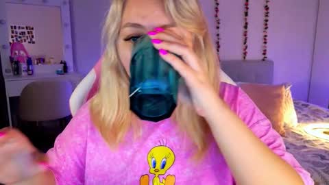 Snapshot of hornycakee chatting on 22, 11, 2025 HornyCakee online show from 22, 11, 2025