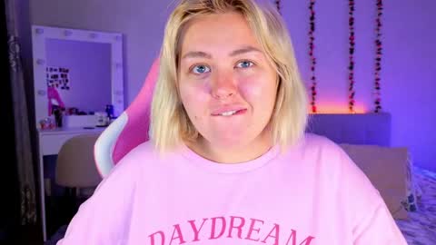 Snapshot of hornycakee chatting on 6, 4, 2026 HornyCakee online show from 6, 4, 2026