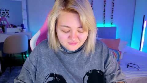 Snapshot of hornycakee chatting on 8, 4, 2026 HornyCakee online show from 8, 4, 2026