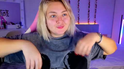 Snapshot of hornycakee chatting on 9, 4, 2026 HornyCakee online show from 9, 4, 2026