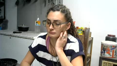 Snapshot of hornyhippies0080 chatting on 19, 6, 2026 Nix D online show from 19, 6, 2026