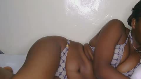 Its Cora online show from 23, 4, 2026