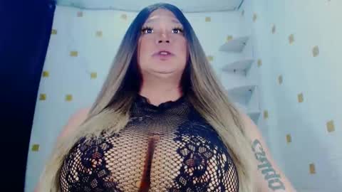 YOUR MAJESTY LUCY PEARL online show from 27, 1, 2025